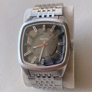 Diesel Men’s Stainless Steel Watch DZ1537 – Only The Brave Series needs battery